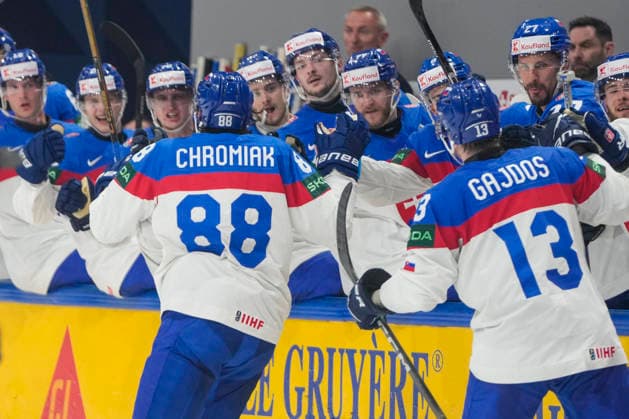 FRIBOURG, SWITZERLAND MAY 23 Martin Chromiak of Slovakia L celebrates his goal during the 2026 IIHF Ice Hockey World Championship Switzerland game between Slovakia and Czechia at BCF Arena on May 23, 2026 in Fribourg, Fribourg Fribourg BCF Arena Fribourg Switzerland Copyright: xJustPictures.ch JarixPestelaccix jp-en-EuSpIm-JP6_JAR_Slovakia_Cyechia_23May2026_00112