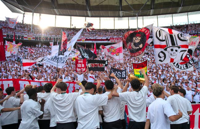 before the start of the match U19 VfB Stuttgart win DFB Cup and celebrate with the trophy in front of the Stuttgart Fankurve Fanblock, fans, Fankurve, flags, flags, atmosphere, atmospheric 83 DFB Cup Final FC Bayern Muenchen FCB vs VFB Stuttgart Olympiastadion Berlin 23 05 2026 DFL REGULATIONS PROHIBIT ANY USE OF PHOTOGRAPHS AS IMAGE SEQUENCES AND OR QUASI VIDEO 83 DFB Cup Final FC Bayern Muenchen FCB vs VFB Stuttgart