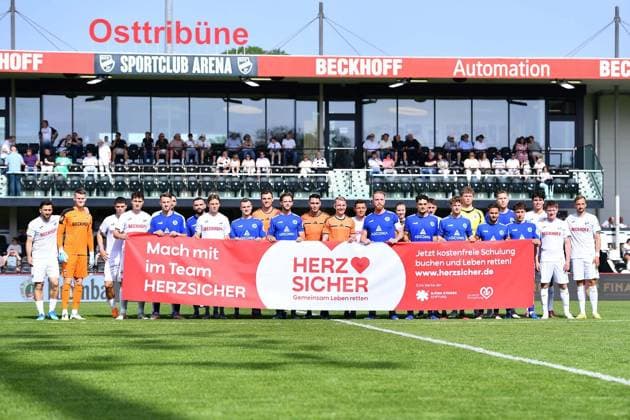 SC Verl SF Lotte FOR EDITORIAL PURPOSES ONLY EDITORIAL USE ONLY p Football Krombacher Westfalenpokal Final SC Verl SF Lotte on 23 05 2026 at the Sportclub Arena in Verl The two teams with a banner Germany North Rhine-Westphalia Verl Copyright ThorstenxTillmann Copyright: ThorstenxTillmann doc85z18fe5vn5cddfbe8n ,EDITORIAL USE ONLY Copyright: ThorstenxTillmann