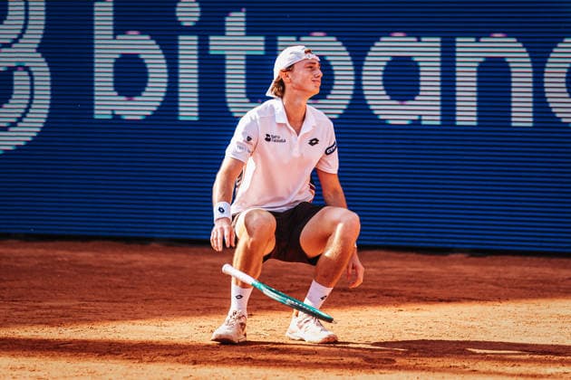 Tennis Men bitpanda Hamburg Open ATP 500 Final Ignacio Buse PER vs Tommy Paul USA 23 05 2026 Ignacio Buse wins the tournament at Rothenbaum and goes to the ground with joy after the match point Hamburg Tennisstadion am Rothenbaum Hamburg Germany