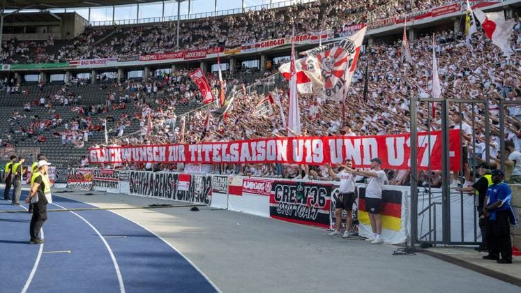 Soccer, Men, 2025 2026 season, 83 DFB Cup final, FC Bayern Munich VfB Stuttgart, VfB Stuttgart fans congratulate the U19 and U17 teams on winning titles, 23 05 2026, Copyright: xMatthiasxKochx