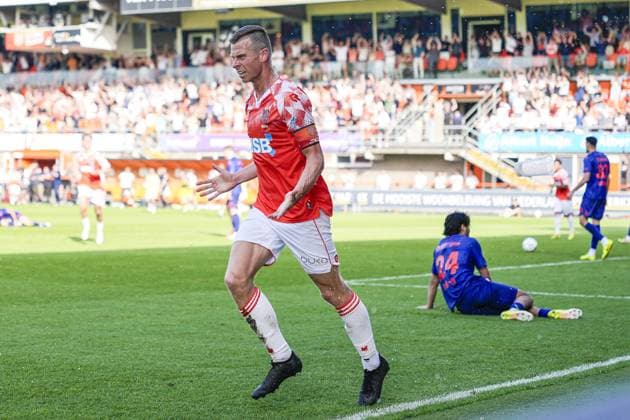 VOLENDAM , 23-05-2026 , Kras Stadium, season 2025 2026 , Dutch Eredivisie Football ,Second leg of the Keuken Kampioen Play-Offs final . Match between FC Volendam and Willem II . Picture shows FC Volendam player Robert Muhren scores the goal but the goal is disallowed Volendam - Willem II (play off)  x203910666x Copyright:
