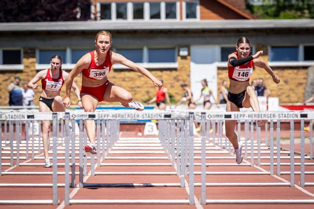 WEINHEIM, GERMANY - MAY 23 Leona Grimm (GER TSB Schwäbisch Gmünd) and Nicole Frey (GER LG Region Karlsruhe) in the 100m hurdles final during the B&S Kurpfalz Gala am 23.05.2026 at the Sepp-Herberger-Stadium in Weinheim (Baden-Wuerttemberg Germany). Baden-Wuerttemberg Germany Copyright: xLeahxKohringx