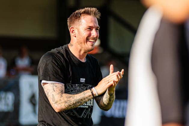 Tobias Strobl (SC Verl, Cheftrainer) jubelt nach dem Sieg im Finale des Krombacher Westfalenpokal GER, SC Verl vs. SF Lotte, Fussball, Westfalenpokal, Finale, Spielzeit 2025 2026, 23.05.2026 DFL Regulations prohibit any use of photographers as image sequences and or quasi-video. GER, SC Verl vs. SF Lotte, Fussball, Westfalenpokal, Finale, Spielzeit 2025 2026, 23.05.2026 Verl *** Tobias Strobl SC Verl, head coach celebrates after winning the final of the Krombacher Westfalenpokal GER, SC Verl vs SF Lotte, Football, Westfalenpokal, Final, Season 2025 2026, 23 05 2026 DFL Regulations prohibit any use of photographers as image sequences and or quasi video GER, SC Verl vs SF Lotte, Football, Westfalenpokal, Final, Season 2025 2026, 23 05 2026 Verl Copyright: xEibner-Pressefoto JanxRollingerx EP_JSK