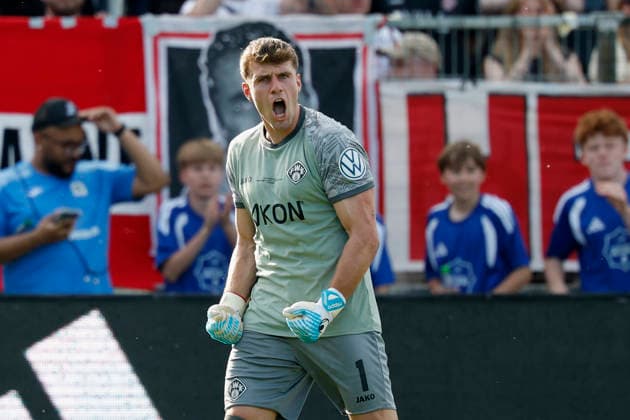 f l n r Goalkeeper Johann Hipper Würzburger Kickers celebrates after his saved penalty kick in the penalty shootout in the final of the Bavarian Toto Cup between FC Würzburger Kickers and TSV 1860 Munich at Stadion am Dallenberg, Würzburg, Germany, on May 23, 2026 Copyright: HMBxMedia xHeikoxBecker