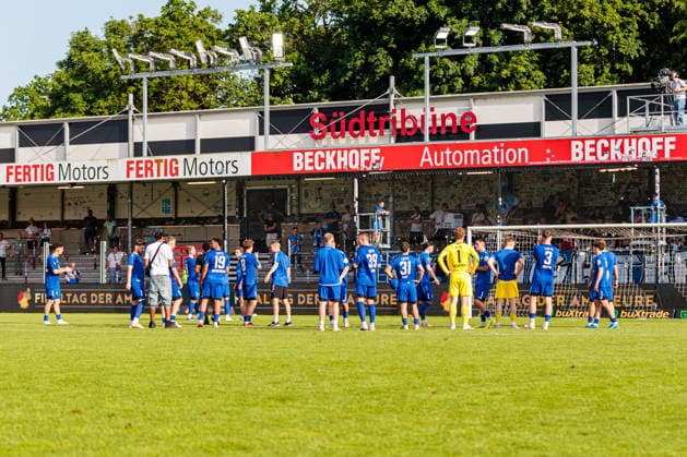 The team of SF Lotte is disappointed after the defeat in the final of the Krombacher Westfalenpokal GER, SC Verl vs SF Lotte, Football, Westfalenpokal, Final, Season 2025 2026, 23 05 2026 DFL Regulations prohibit any use of photographers as image sequences and or quasi video GER, SC Verl vs SF Lotte, Football, Westfalenpokal, Final, Season 2025 2026, 23 05 2026 Verl Copyright: xEibner-Pressefoto JanxRollingerx EP_JSK