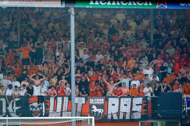 2026-05-23 FC Volendam v Willem II - Dutch Eredivsie Kwalificatie - Finale VOLENDAM, NETHERLANDS - MAY 23: fans of FC Volendam looks on during the Dutch Eredivsie Kwalificatie - Finale match between FC Volendam and Willem II at Kras Stadion on May 23, 2026 in Volendam, Netherlands. Volendam Kras Stadion Netherlands Content not available for redistribution in The Netherlands directly or indirectly through any third parties. Copyright: xAndrexWeeningx