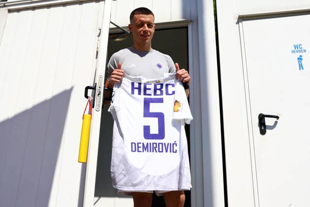 5 Semir Demirovic HEBC before kick-off with the jerseys sponsored by his brother Ermedin Demirovic for the Hamburg Lotto Cup final Football I Men I Lotto Cup I Season 2025 2026 I Final I SC Vorwärts Wacker04 Billstedt HEBC I 23 05 2026 I Stadion Hoheluft