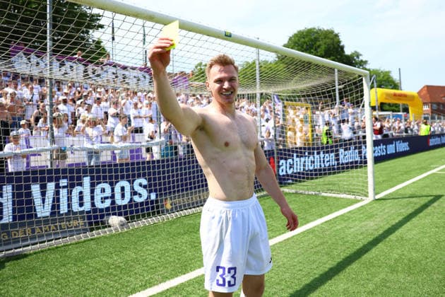 33 Christopher Grünewald HEBC celebrates winning the Lotto Cup with a yellow card Football I Mens I Lotto Cup I 2025 2026 season I Final I SC Vorwärts Wacker04 Billstedt HEBC I 23 05 2026 I Hoheluft stadium