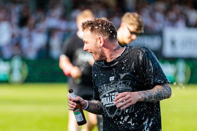 Tobias Strobl SC Verl, head coach cheers after winning the final of the Krombacher Westfalenpokal GER, SC Verl vs SF Lotte, Football, Westfalenpokal, Final, Season 2025 2026, 23 05 2026 DFL Regulations prohibit any use of photographers as image sequences and or quasi video GER, SC Verl vs SF Lotte, Football, Westfalenpokal, Final, Season 2025 2026, 23 05 2026 Verl Copyright: xEibner-Pressefoto JanxRollingerx EP_JSK