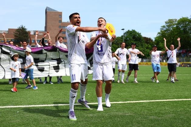 11 Hammed Nawaz HEBC and 5 Semir Demirovic HEBC celebrate with the Hamburg Lotto Cup Football I Mens I Lotto Cup I Season 2025 2026 I Final I SC Vorwärts Wacker04 Billstedt HEBC I 23 05 2026 I Stadion Hoheluft