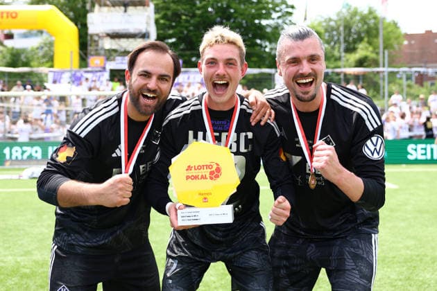 23 Patrick Meins HEBC , 12 Jannik Schoon HEBC and 1 Nils Ahmann HEBC celebrate with the Hamburg Lotto Cup Football I Men I Lotto Cup I Season 2025 2026 I Final I SC Vorwärts Wacker04 Billstedt HEBC I 23 05 2026 I Stadion Hoheluft