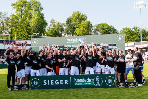 The SC Verl team celebrates after winning the final of the Krombacher Westfalenpokal GER, SC Verl vs SF Lotte, Football, Westfalenpokal, Final, Season 2025 2026, 23 05 2026 DFL Regulations prohibit any use of photographers as image sequences and or quasi video GER, SC Verl vs SF Lotte, Football, Westfalenpokal, Final, Season 2025 2026, 23 05 2026 Verl Copyright: xEibner-Pressefoto JanxRollingerx EP_JSK