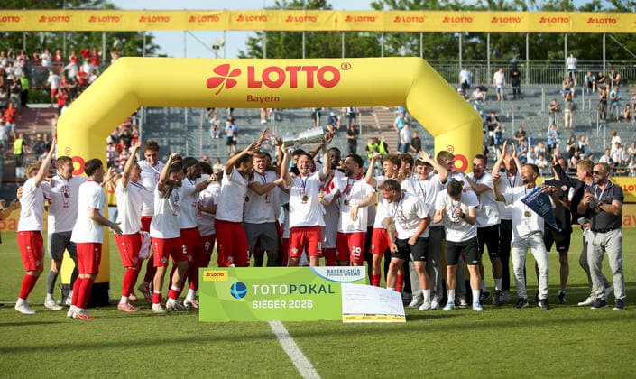 23 05 2026, xfsx, Herren, Fußball, Saison 2025 2026, BFV Verbandspokal, Finale FC Wuerzburger Kickers TSV 1860 Muenchen v li Toto Pokal Sieger 2026 FC Wuerzburger Kickers Wuerzburg AKON ARENA Bayern Germany