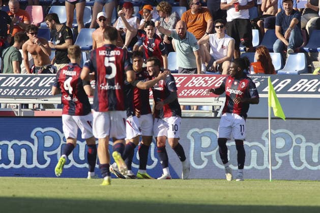IPA85002887 - Federico Bernardeschi of Bologna FC celebrates after scoring during Bologna FC vs FC Inter, 38th Serie A Enilive 2025-26 game at Renato dall Ara stadium in Bologna (BO), Italy, on May 23, 2026.  Copyright: xDavidexCasentini IPAxSportx xx 85002887