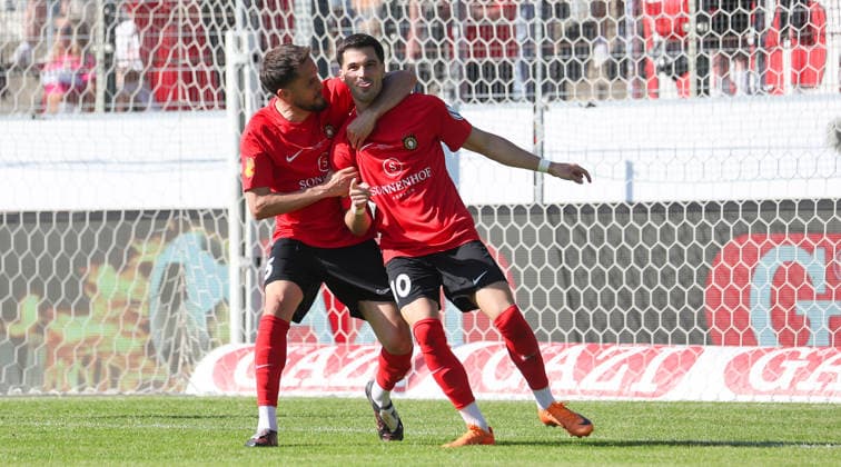 Stuttgart Degerloch, soccer Wfv cup final Stuttgarter Kickers vs SG Sonnenhof Großaspach, from left Volkan Celiktas and scorer Mert Tasdelen Sonnenhof celebrate the goal to 1 4