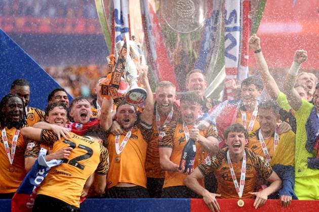 Hull City celebrate after winning the EFL Championship Play-off Final and promotion to the Premier League Hull City v Middlesbrough, EFL Sky Bet Championship, Play-Off Final, Football, Wembley Stadium, London, UK - 23 May 2026London Wembley Stadium United Kingdom EDITORIAL USE ONLY No use with unauthorised audio, video, data, fixture lists, club league logos or live services. Online in-match use limited to 120 images, no video emulation. No use in betting, games or single club league player publications. Copyright: xKieranxMcManus Shutterstockx 16887313fe
