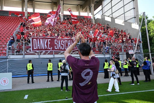 23 05 2026, xpsx, Soccer final Hessenpokal, SG Barockstadt Fulda Lehnerz SV Wehen Wiesbaden v l jubilation, joy about the cup victory Sascha Mockenhaupt SV Wehen Wiesbaden DFL DFB REGULATIONS PROHIBIT ANY USE OF PHOTOGRAPHS as IMAGE SEQUENCES and or QUASI VIDEO Offenbach