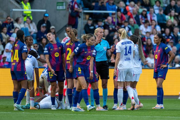 RECORD DATE NOT STATED 23rd May 2026; Ullevaal Stadion, Oslo, Norway; UEFA Womens Champions League Final Football, FC Barcelona, Barca versus OL Lyonnes; Player complain to referee AdelinaxCobos