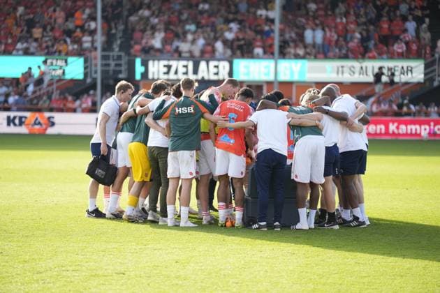 VOLENDAM , 23-05-2026 , Kras Stadium, season 2025 2026 , Dutch Eredivisie Football ,Second leg of the Keuken Kampioen Play-Offs final . Match between FC Volendam and Willem II . Picture shows team from Volendam Volendam - Willem II (play off)  x203911649x Copyright:
