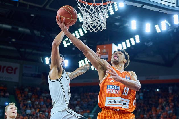 duel, duel between Ibrahim Watson BMA365 Bamberg Baskets, 02 and Mark Smith ratiopharm ulm, 13 GER, ratiopharm ulm vs Bamberg Baskets, basketball, playoffs, quarterfinals, 3 game, EasyCredit BBL, season 2025 2026, 23 05 2026 GER, ratiopharm ulm vs Bamberg Baskets, basketball, playoffs, quarterfinals, 3 game, EasyCredit BBL, season 2025 2026, 23 05 2026 New Ulm Copyright: xEibner-Pressefoto GeraldxOelze-dexStoppanyx EP_ODS