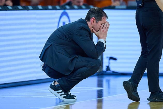 Ty Harrelson ratiopharm ulm, Head Coach dejected, disappointed GER, ratiopharm ulm vs Bamberg Baskets, Basketball, Playoffs, Quarterfinals, 3 Game, EasyCredit BBL, Season 2025 2026, 23 05 2026 GER, ratiopharm ulm vs Bamberg Baskets, Basketball, Playoffs, Quarterfinals, 3 Game, EasyCredit BBL, Season 2025 2026, 23 05 2026 New Ulm Copyright: xEibner-Pressefoto GeraldxOelze-dexStoppanyx EP_ODS