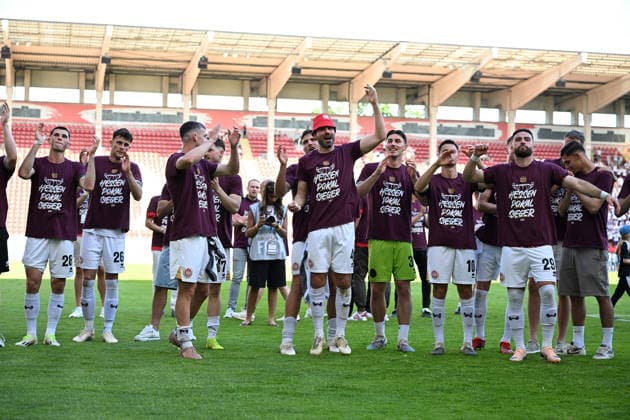 23 05 2026, xpsx, Soccer final Hessenpokal, SG Barockstadt Fulda Lehnerz SV Wehen Wiesbaden v l jubilation, joy about the cup victory Sascha Mockenhaupt SV Wehen Wiesbaden DFL DFB REGULATIONS PROHIBIT ANY USE OF PHOTOGRAPHS as IMAGE SEQUENCES and or QUASI VIDEO Offenbach
