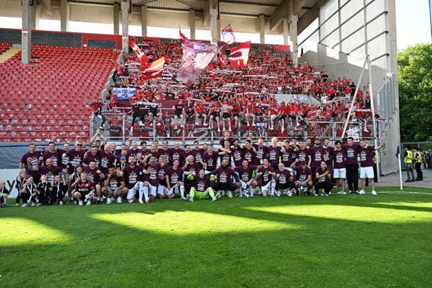 23 05 2026, xpsx, Soccer final Hessenpokal, SG Barockstadt Fulda Lehnerz SV Wehen Wiesbaden v l jubilation, joy about the cup victory DFL DFB REGULATIONS PROHIBIT ANY USE OF PHOTOGRAPHS as IMAGE SEQUENCES and or QUASI VIDEO Offenbach