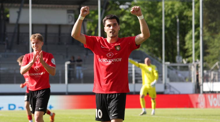 Stuttgart Degerloch, soccer Wfv cup final Stuttgarter Kickers vs SG Sonnenhof Großaspach, goal scorer Mert Tasdelen Sonnenhof cheers and clenches his fists