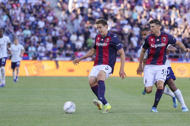 FOOTBALL - Serie A - Bologna FC vs Inter Milan - FC Internazionale Photo by IPA ABACAPRESS.COM85002898 - Eivind Helland of Bologna FC play the ball during Bologna FC vs FC Inter, 38th Serie A Enilive 2025-26 game at Renato dall Ara stadium in Bologna (BO), Italy, on May 23, 2026. Bologna Italy  Copyright: xIPAxSport ABACAx