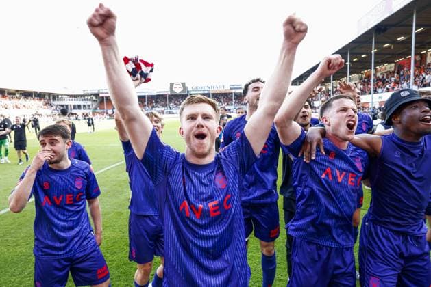 VOLENDAM , 23-05-2026 , Kras Stadium , season 2025 - 2026 , Dutch Keuken Kampioen Divisie football , second leg of the Keuken Kampioen Play-Offs final , match between FC Volendam and Willem II , picture shows players of Willem II celebrate the win and the promotion too the Vriendenloterij Eredivisie Volendam - Willem II (play off)  x203912553x Copyright: