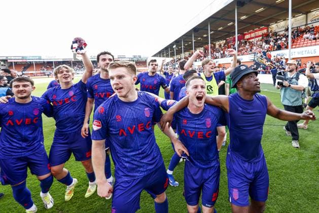 VOLENDAM , 23-05-2026 , Kras Stadium , season 2025 - 2026 , Dutch Keuken Kampioen Divisie football , second leg of the Keuken Kampioen Play-Offs final , match between FC Volendam and Willem II , picture shows players of Willem II celebrate the win and the promotion too the Vriendenloterij Eredivisie Volendam - Willem II (play off)  x203912572x Copyright: