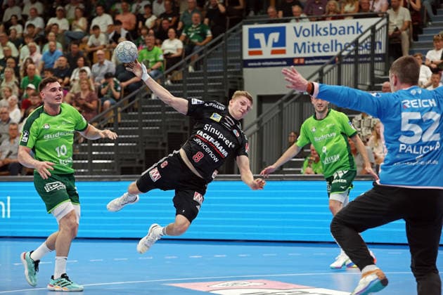 23 05 2026, xovx, Handball Daikin Handball Bundesliga, HSG Wetzlar HC Erlangen v l Josip Simic HSG Wetzlar , Sander Oeverjordet HC Erlangen , Niklas Theiß HSG Wetzlar , Andreas Palicka HSG Wetzlar Wetzlar Buderus Arena Hessen Germany EN