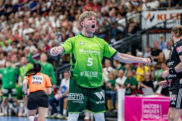 Sport Bilder des Tages Handball Bundesliga; HSG Wetzlar - HC Erlangen, 23.05.26 Milos Kos (HC Erlangen, 5) Handball Bundesliga; HSG Wetzlar - HC Erlangen: Wetzlar, 23.05.26 *** Handball Bundesliga HSG Wetzlar HC Erlangen, 23 05 26 Milos Kos HC Erlangen, 5 Handball Bundesliga HSG Wetzlar HC Erlangen Wetzlar, 23 05 26 Copyright: xBEAUTIFULxSPORTS Roeczeyx