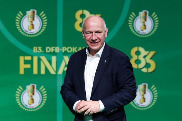 DFB Cup final FC Bayern Munich VfB Stuttgart on 23 May 2026 in the Olympic Stadium in Berlin Governing Mayor Kai Wegner CDU on the green carpet MH