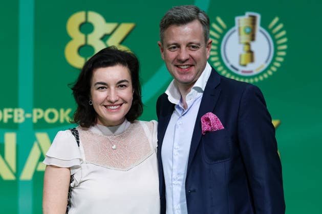 DFB Cup Final FC Bayern Munich VfB Stuttgart on 23 May 2026 at the Olympic Stadium in Berlin Katherina Reiche l, CDU , Federal Minister for Economic Affairs accompanied on the green carpet MH