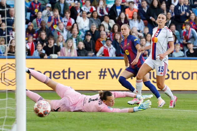 Barcelona s forward Ewa Pajor (C) scores her team s first goal during the Champions League final between FC Barcelona, Barca and Olympique Lyonnais at the Ullevaal Stadium in Oslo, Norway, 23 May 2026. FC Barcelona vs Olympique de Lyon !ACHTUNG: NUR REDAKTIONELLE NUTZUNG!  Copyright: xAlbertoxEstévezx GRAF9937 20260523-55020381722_1