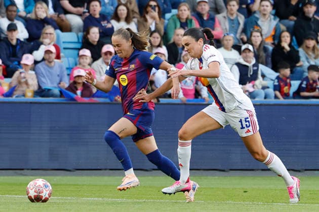 Barcelona s forward Ewa Pajor (L) scores her team s first goal during the Champions League final between FC Barcelona, Barca and Olympique Lyonnais at the Ullevaal Stadium in Oslo, Norway, 23 May 2026. FC Barcelona vs Olympique de Lyon !ACHTUNG: NUR REDAKTIONELLE NUTZUNG!  Copyright: xAlbertoxEstévezx GRAF9936 20260523-55020381733_1