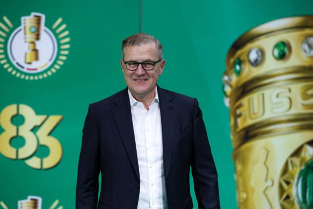 DFB Cup Final FC Bayern Munich VfB Stuttgart on 23 05 2026 at the Olympic Stadium in Berlin Chairman of the Board of FC Bayern Munich, Jan Christian Dreesen on the green carpet MH
