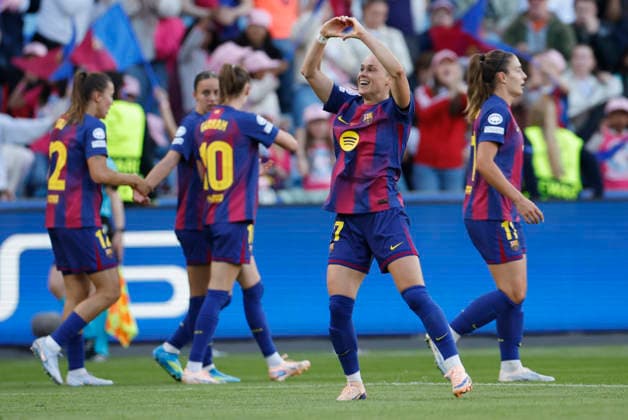 Barcelona s forward Ewa Pajor (2R) celebrates after scoring her team s first goal during the Champions League final between FC Barcelona, Barca and Olympique Lyonnais at the Ullevaal Stadium in Oslo, Norway, 23 May 2026. FC Barcelona vs Olympique de Lyon !ACHTUNG: NUR REDAKTIONELLE NUTZUNG!  Copyright: xAlbertoxEstévezx GRAF9946 20260523-55020381834_1