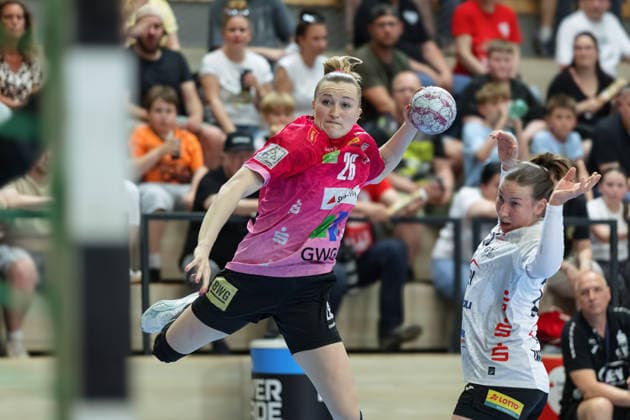 Cara Reuthal Halle, 26 , Zoe Stens Zwickau, 73 , SV Union Halle Neustadt vs BSV Sachsen Zwickau, Handball Bundesliga Women, Play Offs 5 11 Matchday 6, Season 2025 26, 23 05 2026 Halle SWH Arena Sachsen Anhalt Germany
