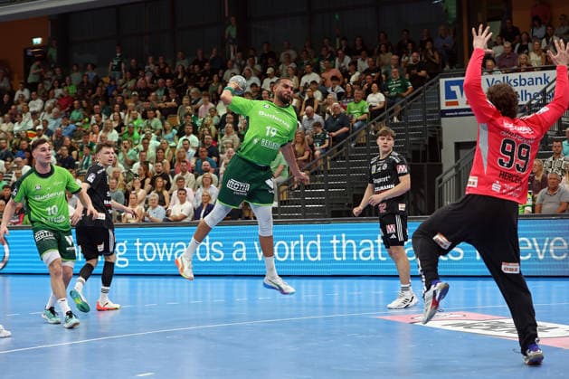 23 05 2026, xovx, Handball Daikin Handball Bundesliga, HSG Wetzlar HC Erlangen v l Josip Simic HSG Wetzlar , Christoph Steinert HC Erlangen , Philipp Ahouansou HSG Wetzlar , Maxim Lochman HC Erlangen , Tin Herceg HC Erlangen Wetzlar Buderus Arena Hessen Germany EN