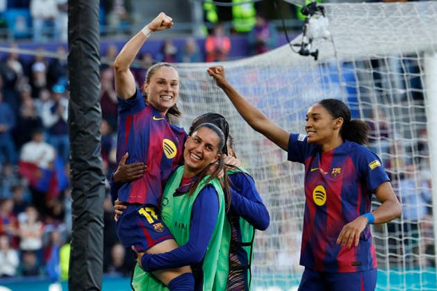 Barcelona s forward Ewa Pajor (L) celebrates after scoring her team s second goal during the Champions League final between FC Barcelona, Barca and Olympique Lyonnais at the Ullevaal Stadium in Oslo, Norway, 23 May 2026. FC Barcelona vs Olympique de Lyon !ACHTUNG: NUR REDAKTIONELLE NUTZUNG!  Copyright: xAlbertoxEstévezx GRAF9971 20260523-55020382065_1