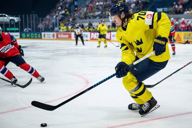 260523 Oscar Sundqvist of Sweden during the 2026 IIHF Ice Hockey World Championship match between Norway and Sweden on May 23, 2026 in Fribourg Photo Jesper Zerman BILDBYRAN kod JZ JZ0727 ishockey ice hockey ishockey vm 2026 vm 2026 iihf world championship norge norway sverige sweden bbeng  Copyright: JESPERxZERMAN BB260523JZ015