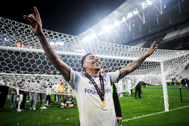 SC Freiburg v Aston Villa FC - UEFA Europa League Morgan Rogers of Aston Villa FC celebrates during the award ceremony following the UEFA Europa League 2025 26 final football match between SC Freiburg and Aston Villa FC. Aston Villa FC won 3-0 over SC Freiburg. Istanbul Turkey Copyright: xNicolòxCampox