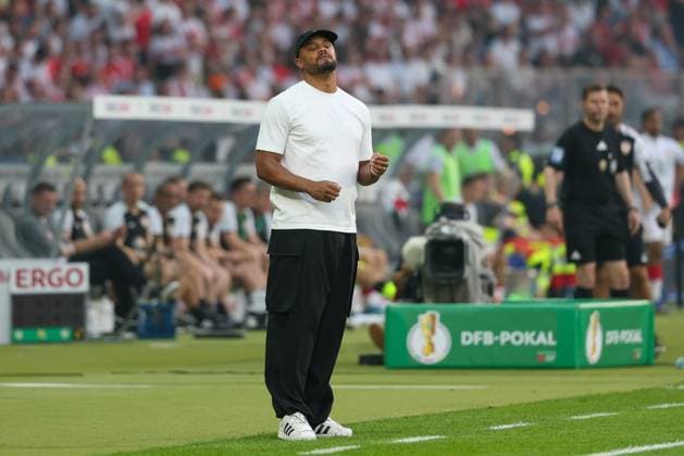 disappointment at head coach Vincent Kompany FC Bayern Muenchen , FC Bayern Muenchen vs VfB Stuttgart, Football, 83 DFB Pokalfinale, 23 05 2026 DFL DFB regulations prohibit any use of photographs as image sequences and or quasi video Berlin Berlin Germany Copyright: xkolbert-press ChristianxKolbertx
