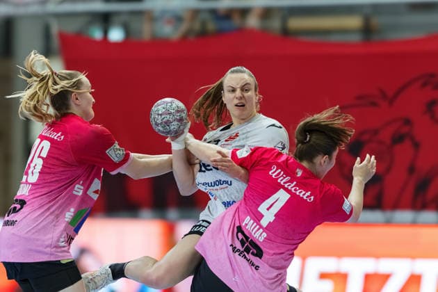 Cara Reuthal Halle, 26 , Jasmina Gierga Zwickau, 13 , Maksi Pallas Halle, 4 , SV Union Halle Neustadt vs BSV Sachsen Zwickau, Handball Bundesliga Women, Play Offs 5 11 Matchday 6, Season 2025 26, 23 05 2026 Halle SWH Arena Sachsen Anhalt Germany