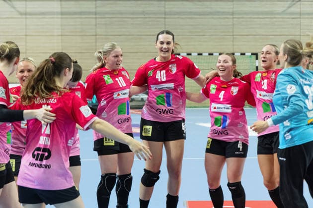 Wildcats cheer after 37 21 home win, SV Union Halle Neustadt vs BSV Sachsen Zwickau, Handball Bundesliga Frauen, Play Offs 5 11 Matchday 6, Season 2025 26, 23 05 2026 Halle SWH Arena Sachsen Anhalt Germany