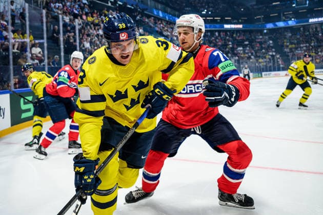 260523 Jakob Silfverberg of Sweden and Stian Solberg of Norway during the 2026 IIHF Ice Hockey World Championship match between Norway and Sweden on May 23, 2026 in Fribourg Photo Jesper Zerman BILDBYRAN kod JZ JZ0727 ishockey ice hockey ishockey vm 2026 vm 2026 iihf world championship norge norway sverige sweden bbeng  Copyright: JESPERxZERMAN BB260523JZ020