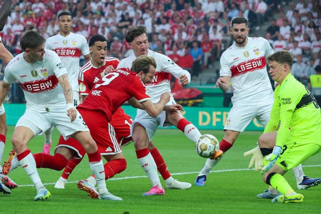 Chema Andres VfB Stuttgart , Jamal Musiala FC Bayern Muenchen , Harry Kane FC Bayern Muenchen , Angelo Stiller VfB Stuttgart , Jeff Chabot VfB Stuttgart and goalkeeper Alexander Nuebel VfB Stuttgart battle for the ball, DFB Cup Final 2026, FC Bayern München v VfB Stuttgart, Olympiastadion on May 23, 2026 in Berlin, Germany Photo by Marco Steinbrenner DeFodi Images Chema Andres VfB Stuttgart , Jamal Musiala FC Bayern Muenchen , Harry Kane FC Bayern Muenchen , Angelo Stiller VfB Stuttgart , Jeff Chabot VfB Stuttgart and goalkeeper Alexander Nuebel VfB Stuttgart battle for the ball, DFB Cup Final 2026, FC Bayern München v VfB Stuttgart, Olympiastadion, May 23, 2026 in Berlin, Germany Photo by Marco Steinbrenner DeFodi Images